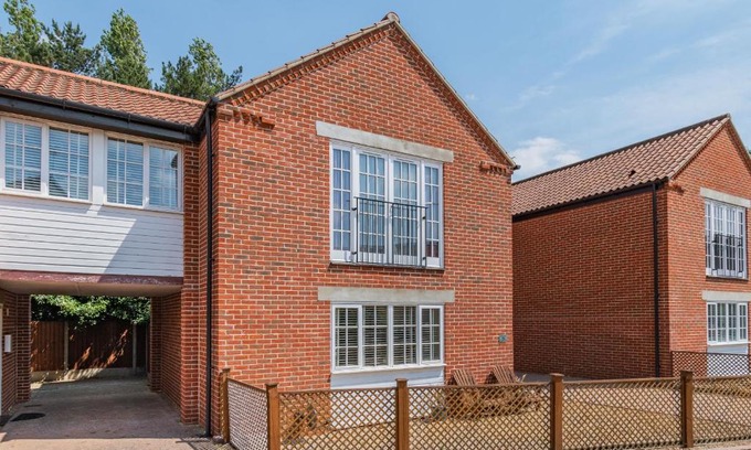 Stalham House | 26 Burtons Mill