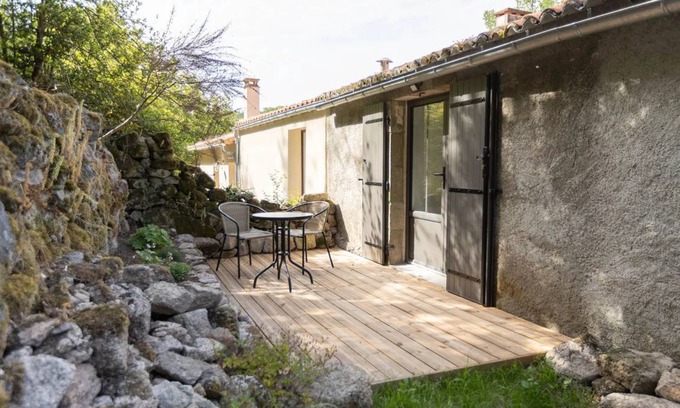 Mortagne-sur-Sevre House | 26 m² House ∙ 2 guests