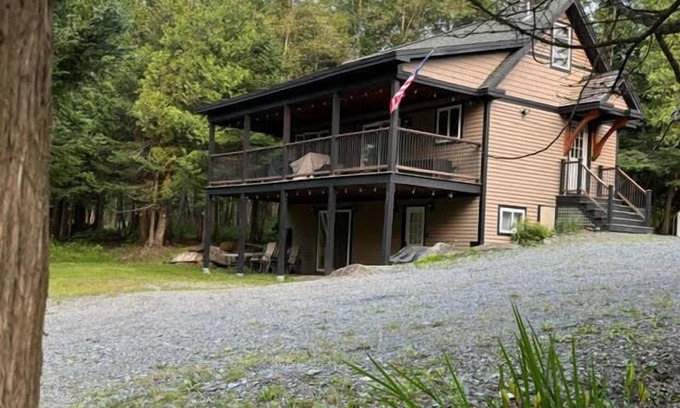 Rangeley House | 27 Depot - Adorable 2 bedroom, 2 bath cottage close to the village
