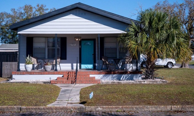 Portage House | 2701 W Cordelia · Downtown Tampa Bungalow