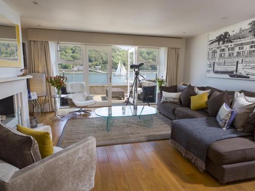 Dartmouth House | 28 Dart Marina