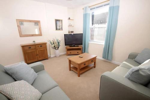 Glastonbury Apartment | 28A Benedict Street