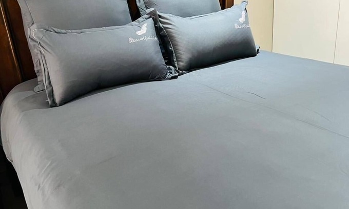 Lombardy East Apartment | 295 WELLINGTON