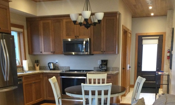 Muskoka Lakes House | 2B - 2 Bedroom in 4 Plex