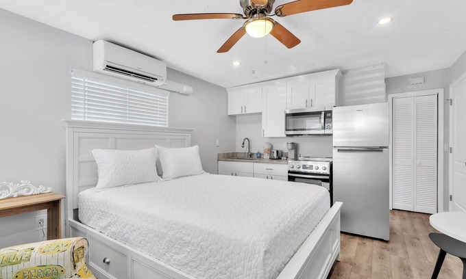 Safety Harbor Apartment | 2B Newly Renovated Studio at Coastal Cottages