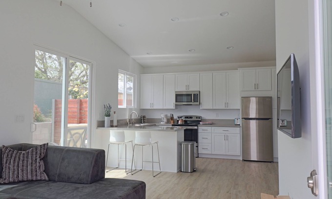 Poway House | 2Bed 1Ba Brand New Guesthouse Private Parking