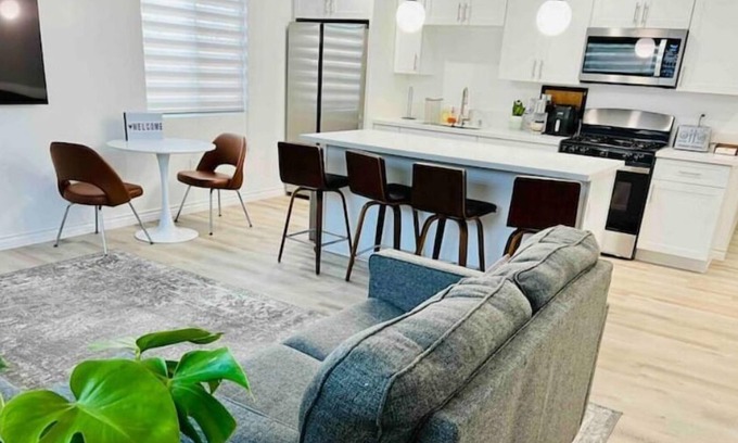 Norwalk House | 2Bed 1Bath in Central Location 2 LA & OC