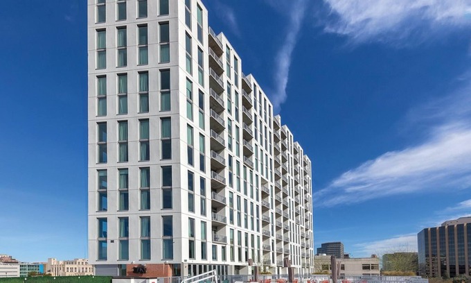 Civic District Resort | 2Bed/2Bath Deluxe Unit in a Central Austin Resort with a Rooftop Pool!