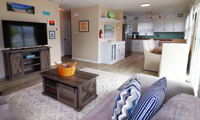 Southend Condo | 2BR 1.5BA Top Floor Condo with Tesla/EV Charger Brigantine
