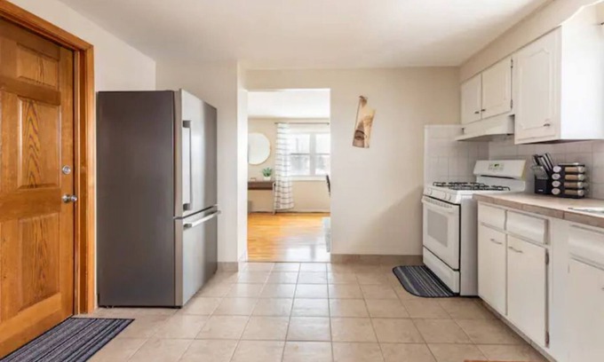 Cheektowaga Apartment | 2BR-1BA Upper Unit in Central Cheektowaga W/One parking