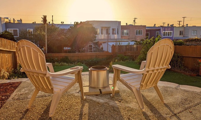Parkside Apartment | 2BR/1BA w secret arcade, firepit & private entry