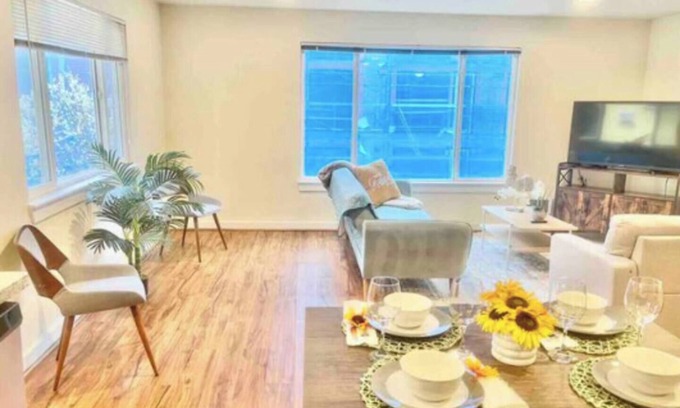 West Queen Anne House | 2BR/2BA with Parking & Peaceful Vibes