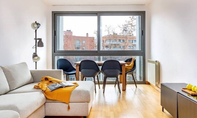 Provencals del Poblenou Apartment | 2BR - 2BH APARTMENT CLOSE to the BEACH