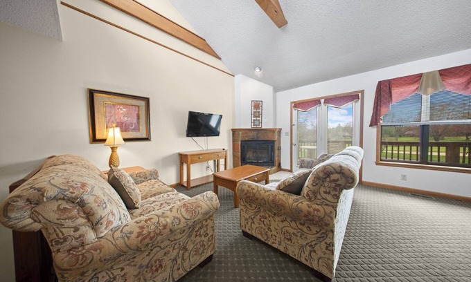 Lake Tansi House | 2BR Adventure Hub Near Lake Tansi