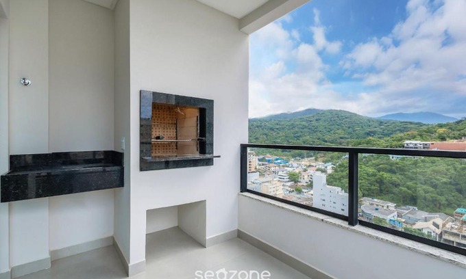 Morretes Apartment | 2BR Apt w/balcony near the sea MTS1503