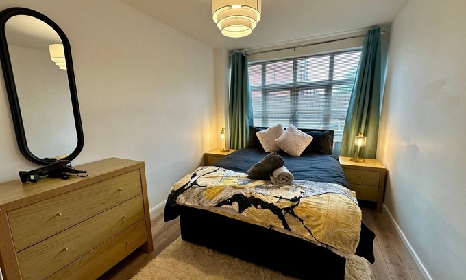 Belfast Apartment | 2br City Side Apartment