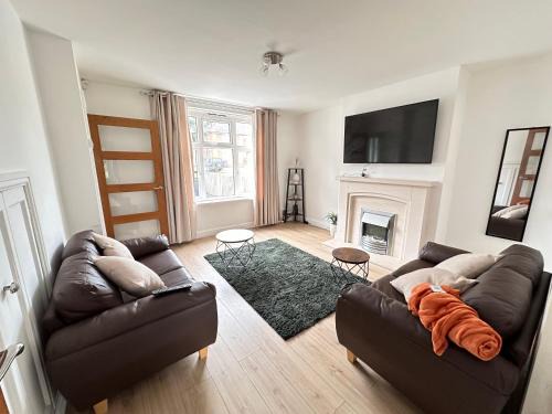 Stonnall House | 2BR, Close to BHX Airport, Heartlands Hosp, NEC