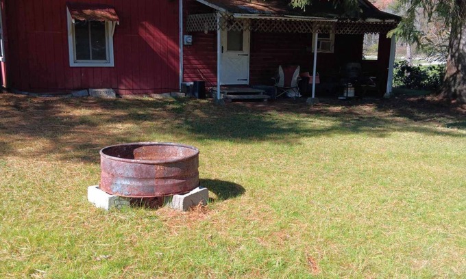 Bradford Cottage | 2br Cottage close to water, huntn, fishn and snowmobiling outside Bradford, Pa.