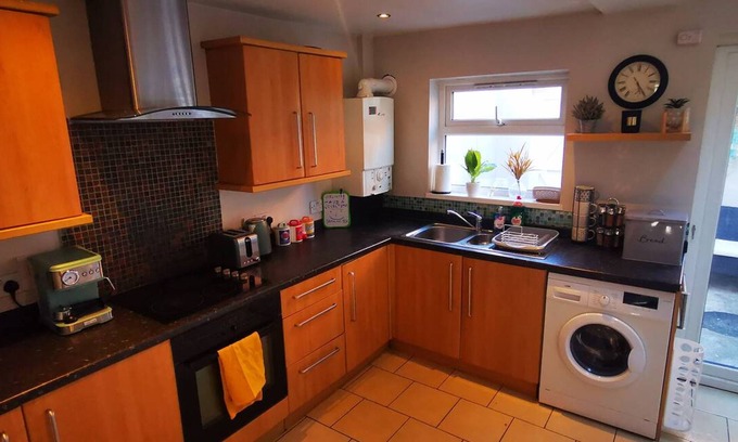 Belfast House | 2BR Cozy Duplex in Belfast