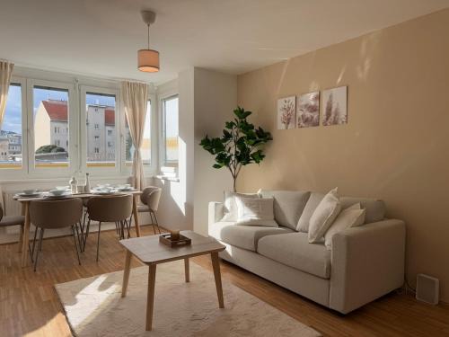 Floridsdorf Apartment | 2BR, Danube, Central, U6 & S-Bahn - Axara Housing BRN 16