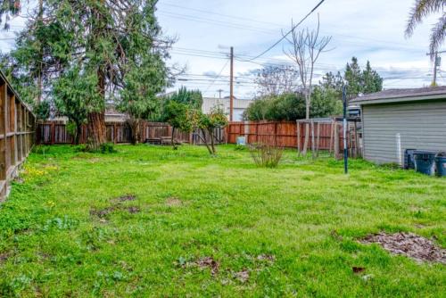 Lodi House | 2BR Family Getaway with Yard Kitchen and Parking