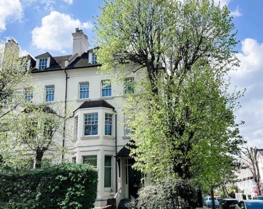Abbey Road Apartment | 2BR Flat in Townhouse on Historic Abbey Road with Free Parking BEST LOCATION St John's Wood