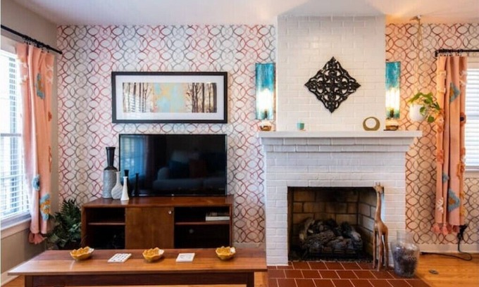 Poplar Level House | 2BR Home Near Zoo & Fairgrounds – Family-Friendly!