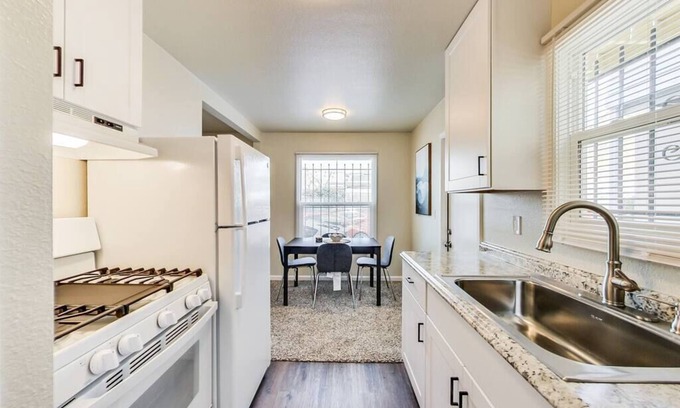Downtown Berkeley Apartment | 2BR in Berkeley Near Campus!