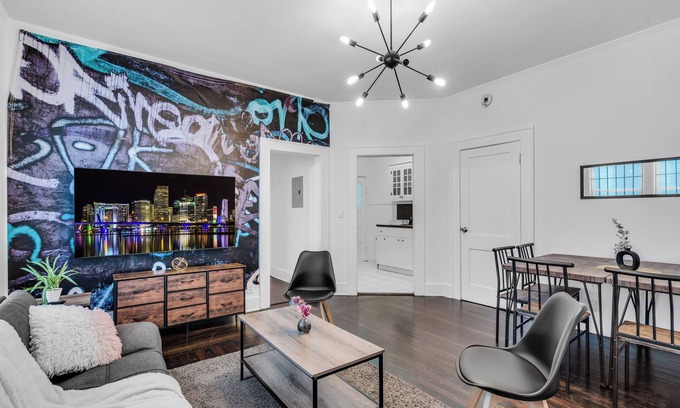 Edgewater Apartment | 2BR in Edgewater + Free Parking, 12min to Ocean #6