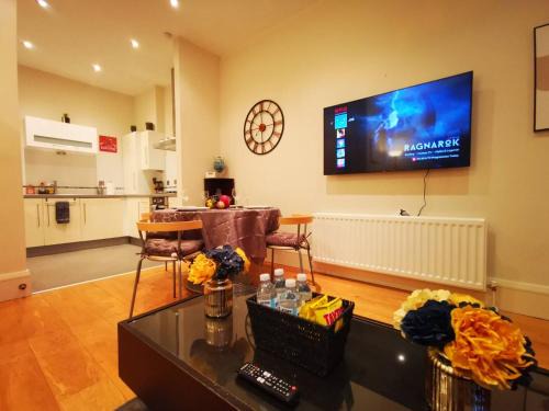 Ormeau Apartment | 2br Modern Luxury Loft Apartment