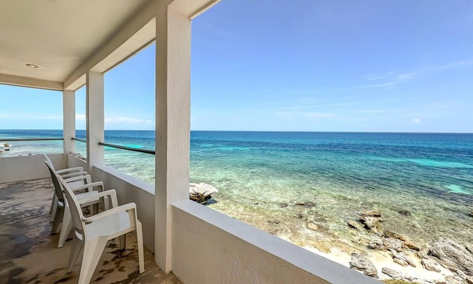 Colonia Meteorologico Condo | 2BR Ocean View w/Shared Rooftop Pool