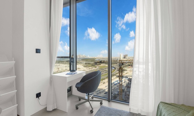 Dubai Apartment | 2BR Retreat Creek Vistas w scenic views