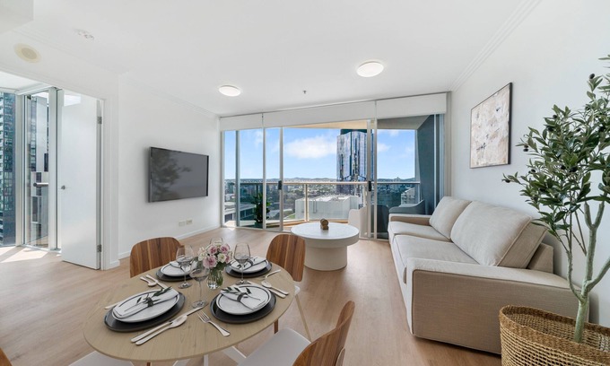 Brisbane Central Business District Apartment | 2BR unit with City& River views with free Parking!