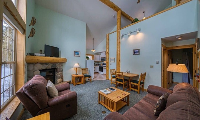 Leadville Cabin | 2BR w/Loft Cabin: Fireplace & Mountain View