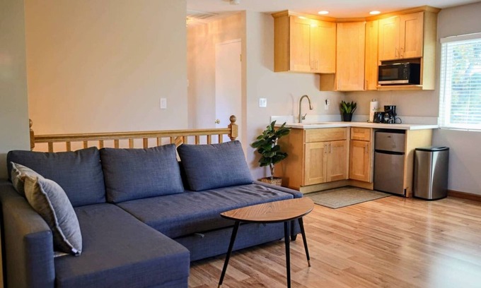 Loma Linda House | 2Br1Ba Guest Suite 2miles from Apple Spaceship
