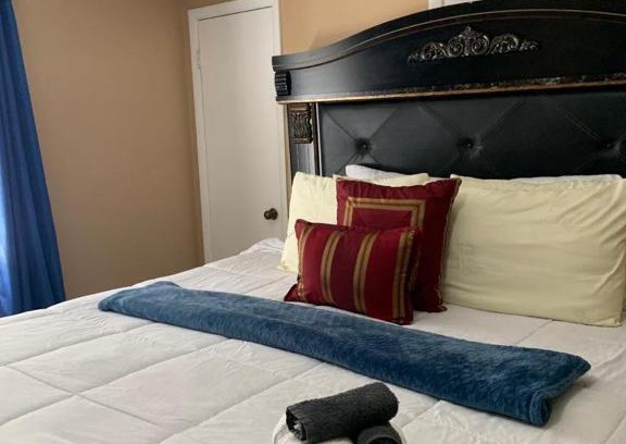 Stone Mountain House | 2BRCozyStone Mountain Villa -Mins to Historic Stm Park
