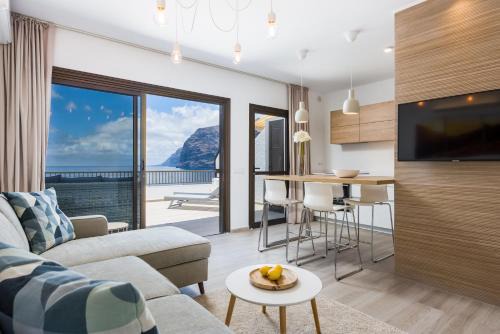 Los Gigantes Apartment | 2BRD Cliffs and Ocean View oasis