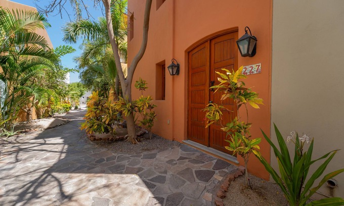 Nopolo House | 2BRs Home/Agua viva area near tennis courts