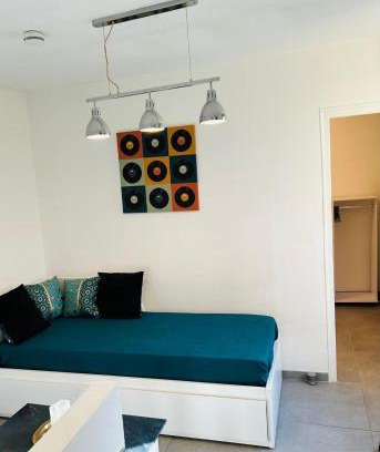 Liberation Apartment | 2P SNCF station Downtown Tram AIRCONDITIONNER