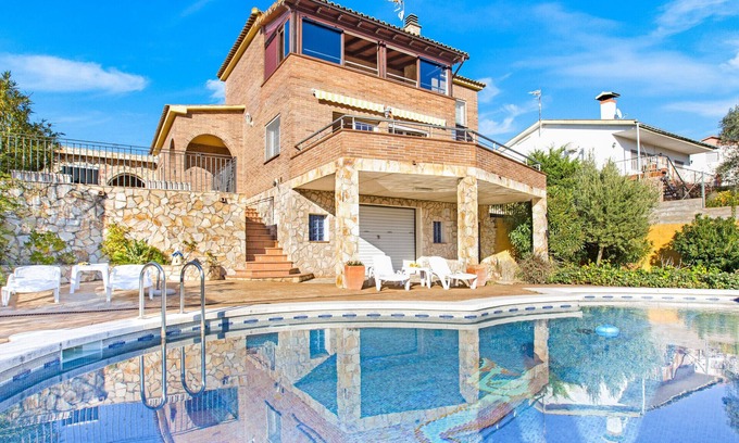 Vidreres Villa | 2SOT01 - Nice house for 8 people with private pool located in a quiet residential area
