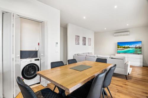 Kensington Apartment | 3 7-9 Rankins Rd Kensington VIC 3031
