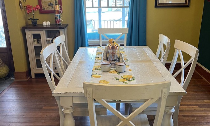 Clear Lake House | 3 BD 2 BA house in Clear Lake near Lake, Surf, and Downtown
