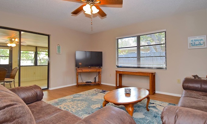 Lake Sarasota House | 3 BDRM 2 BTHRM House w/ Heated Pool - close to everything in Sarasota