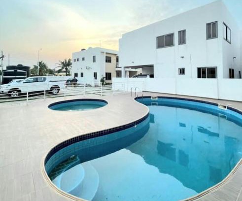 Accra Apartment | 3 Bdrm city view with pool at Dzorwulu
