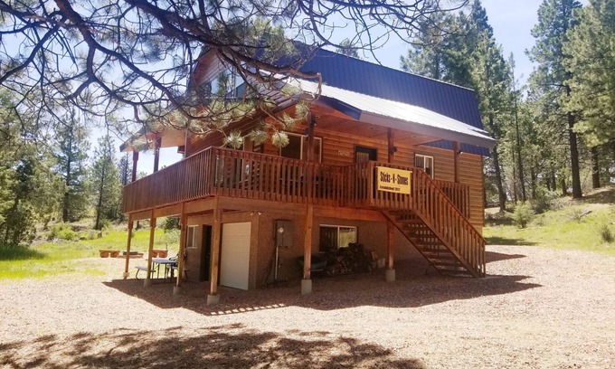 Long Valley Junction Cabin | 3 BDRM comfy cabin - centrally located to Bryce & Zion. Central air and Heating