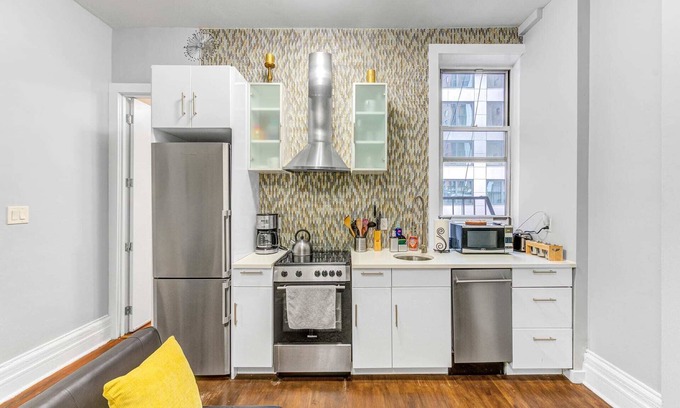 Hunters Point Apartment | 3 BDRM Empire State Building APT