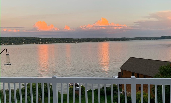 Saratoga Springs House | 3 Bdrm & In law Suite Spacious Townhouse with Beautiful Lake View & Amenities