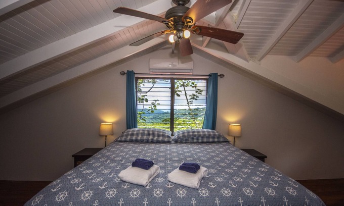South Pacific Coast House | 3 BDRS, large pool & surrounded by nature!