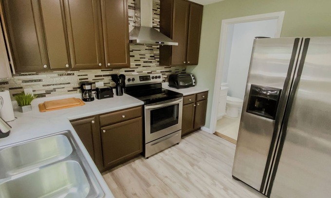 La Porte House | 3 bed, 1-1/2 bath, Prime Location