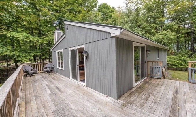 Wardsboro House | 3 bed 2 bath 10 minutes to my snow 20 minutes to stratton
